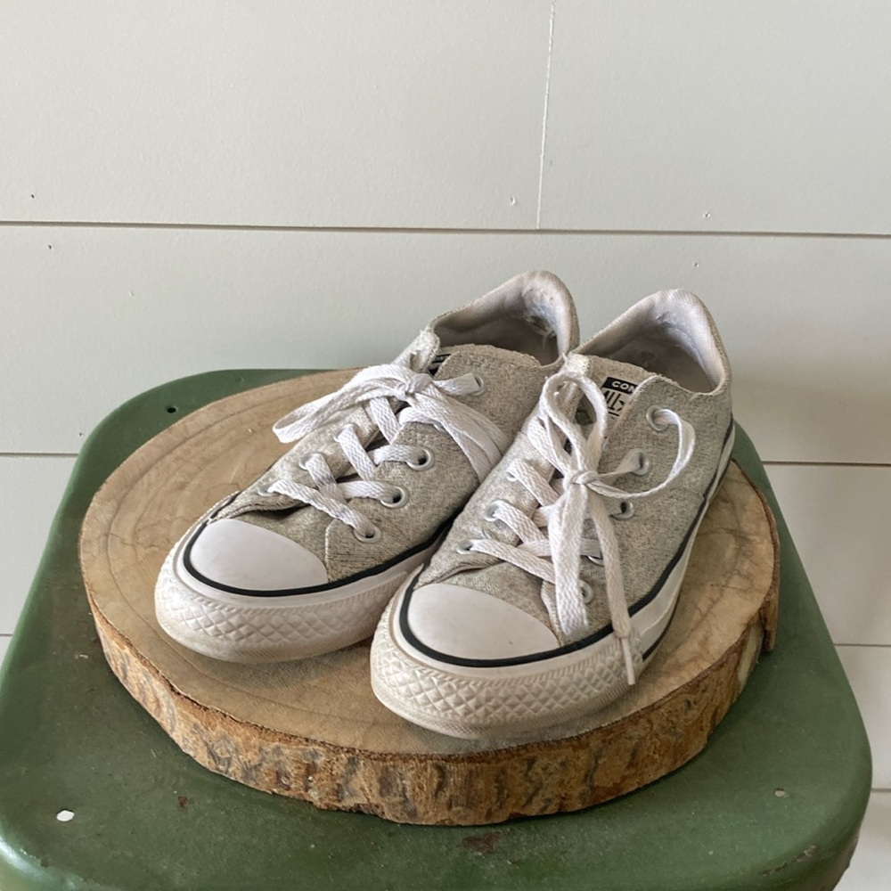 CONVERSE. Grey